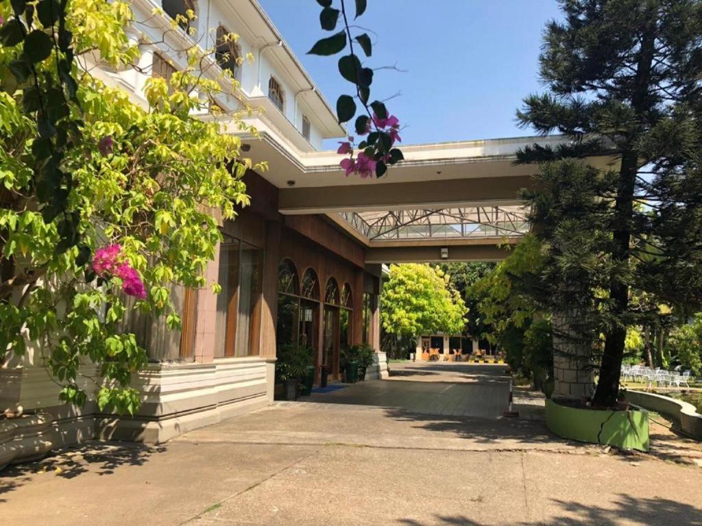 יאנגון Yuzana Garden Hotel מראה חיצוני תמונה