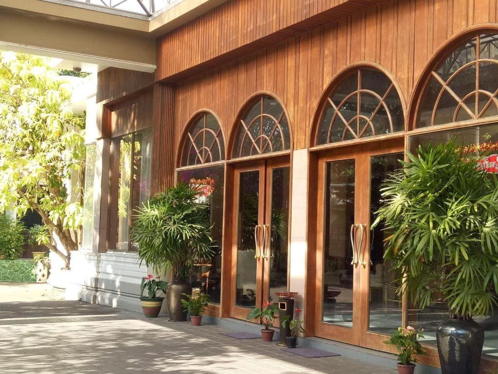 יאנגון Yuzana Garden Hotel מראה חיצוני תמונה