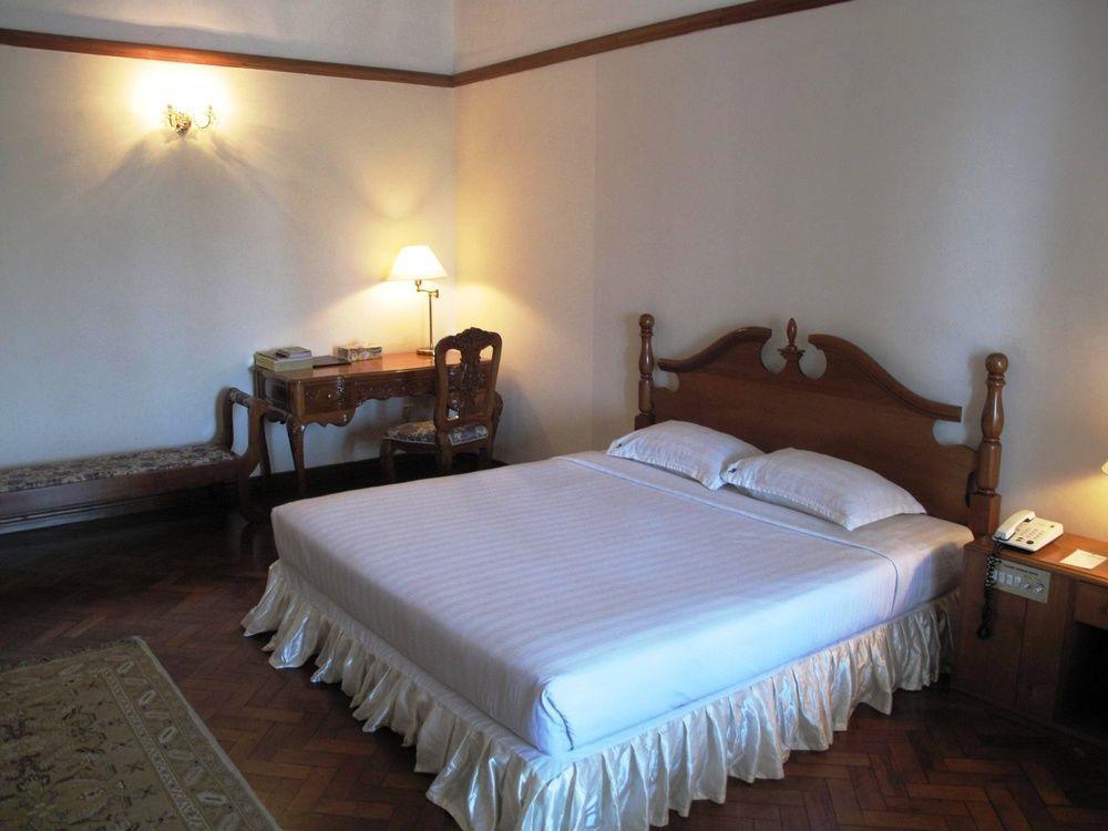 יאנגון Yuzana Garden Hotel מראה חיצוני תמונה