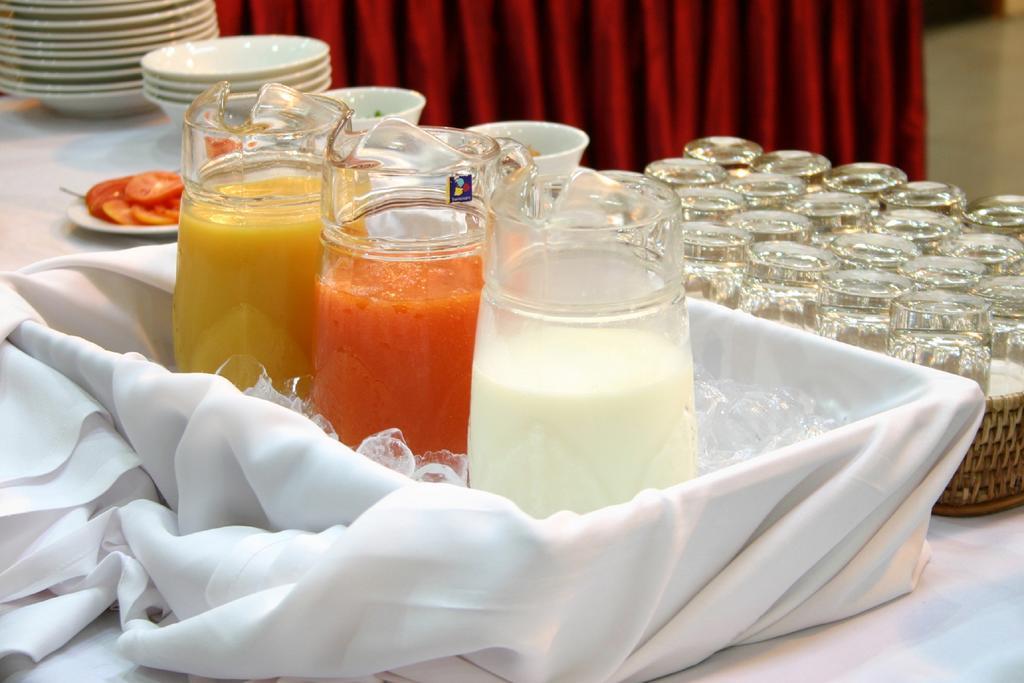 יאנגון Yuzana Garden Hotel מראה חיצוני תמונה
